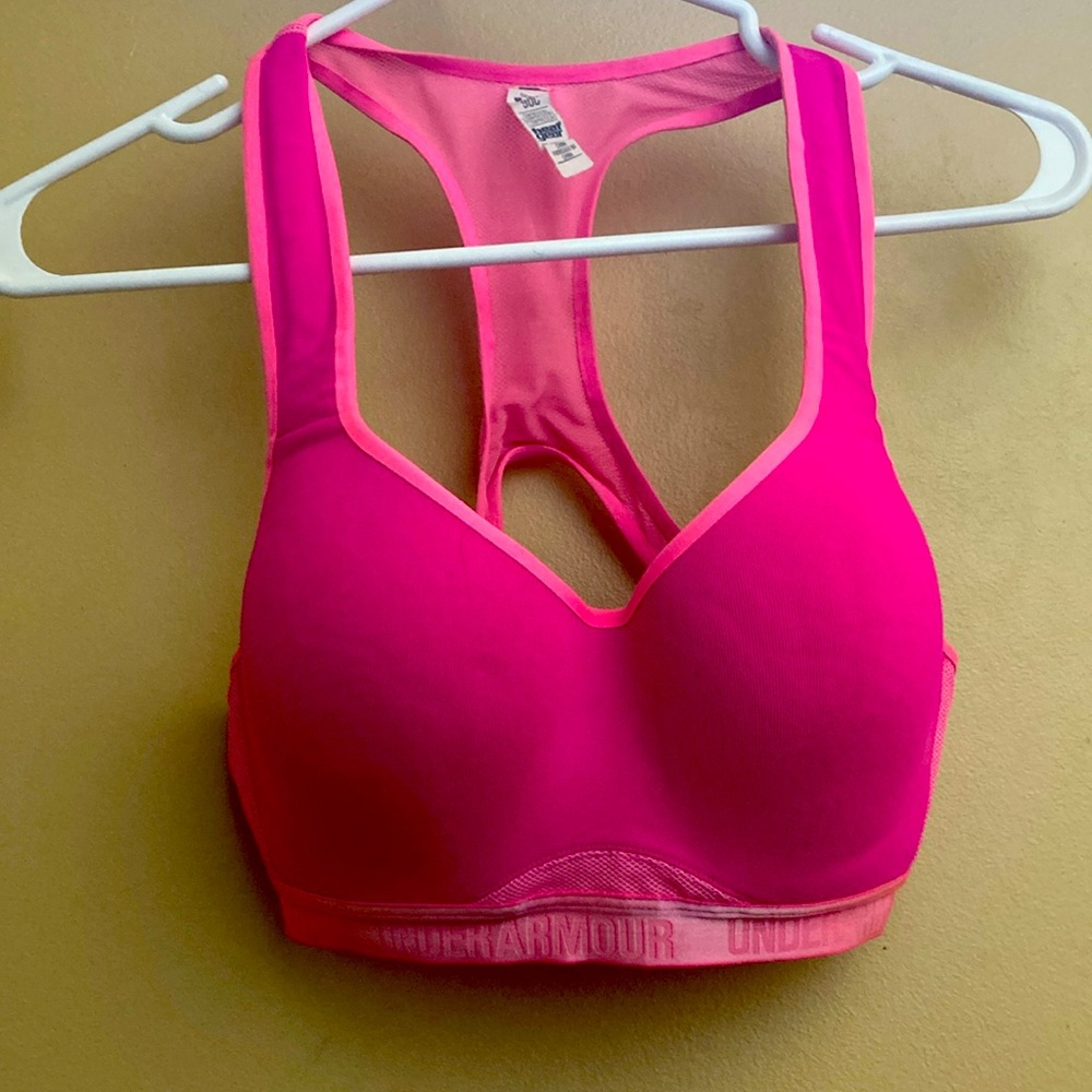 Gym run train under Armour 34c S M  heat gear pink high impact sports bra